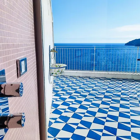 Amalfully Boutique - A Seaview Gem *