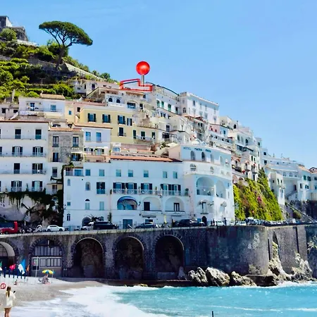 Amalfully Boutique - A Seaview Gem Vakantiehuis Amalfi