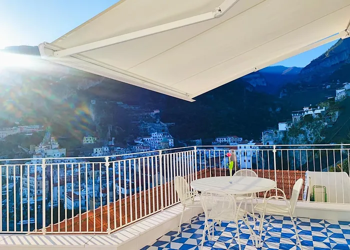 Amalfully Boutique - A Seaview Gem Амальфі