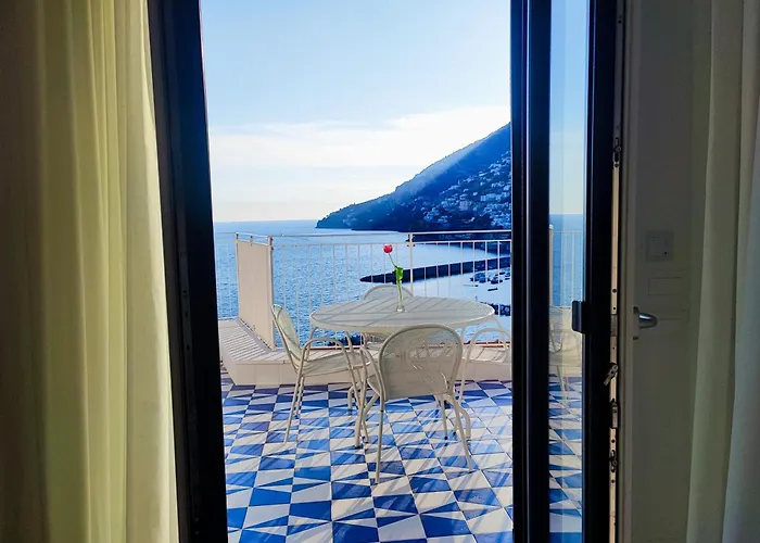 Будинок відпочинку Amalfully Boutique - A Seaview Gem