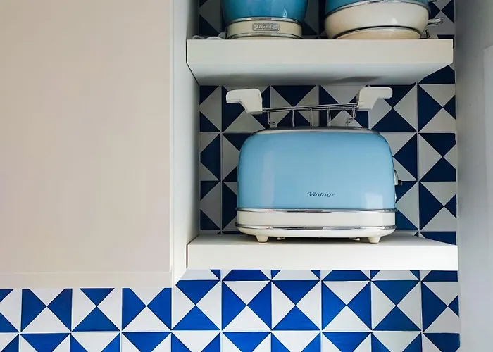 Feriehus Amalfully Boutique - A Seaview Gem *